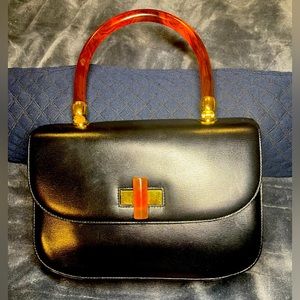 Ginza Kanematsu VINTAGE Black Leather
HANDBAG Flap Purse w/ BAKELITE
HANDLE Rare